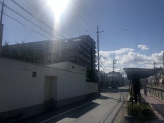 （外観・前面道路）