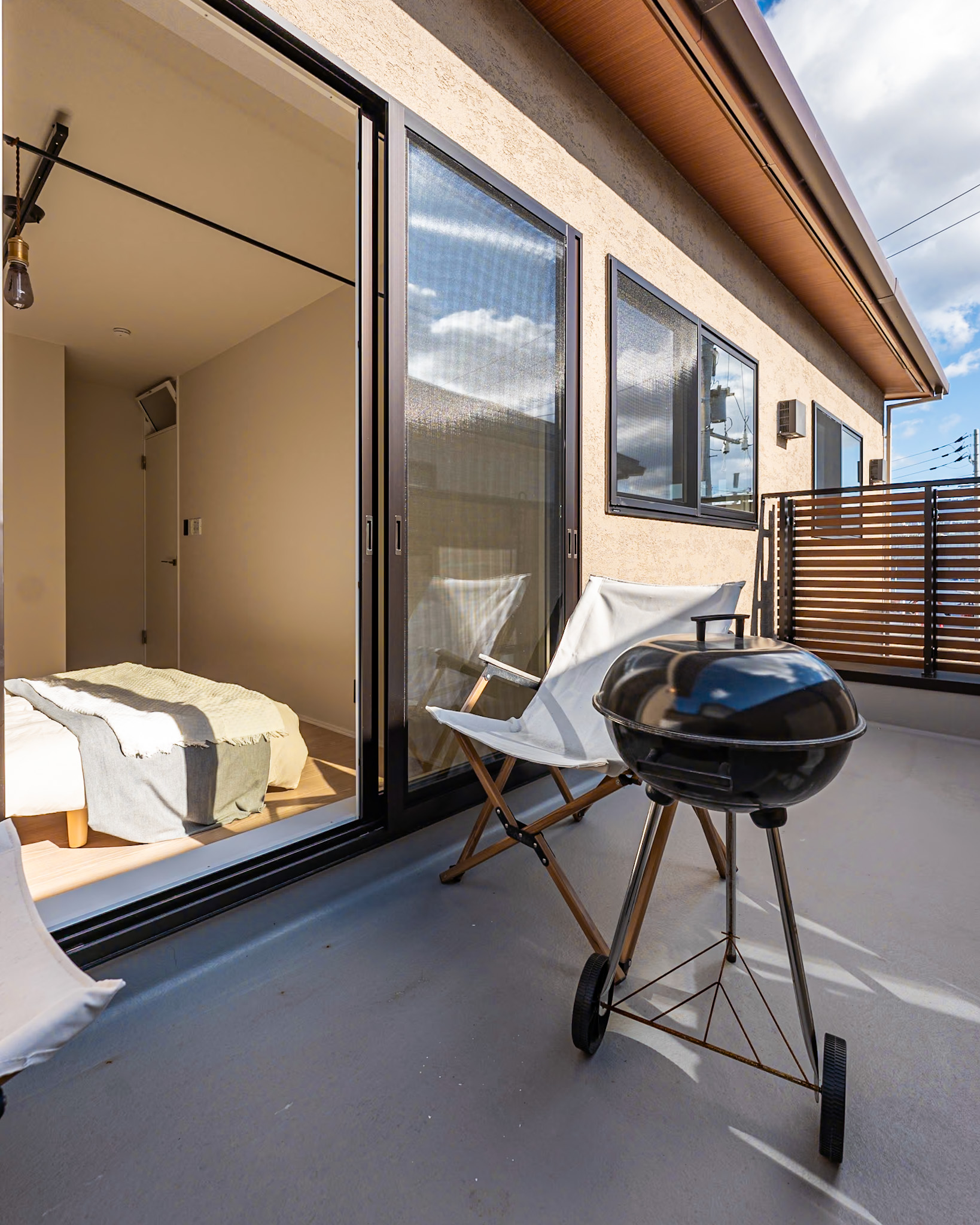 バーベキューもできる広めのバルコニー。