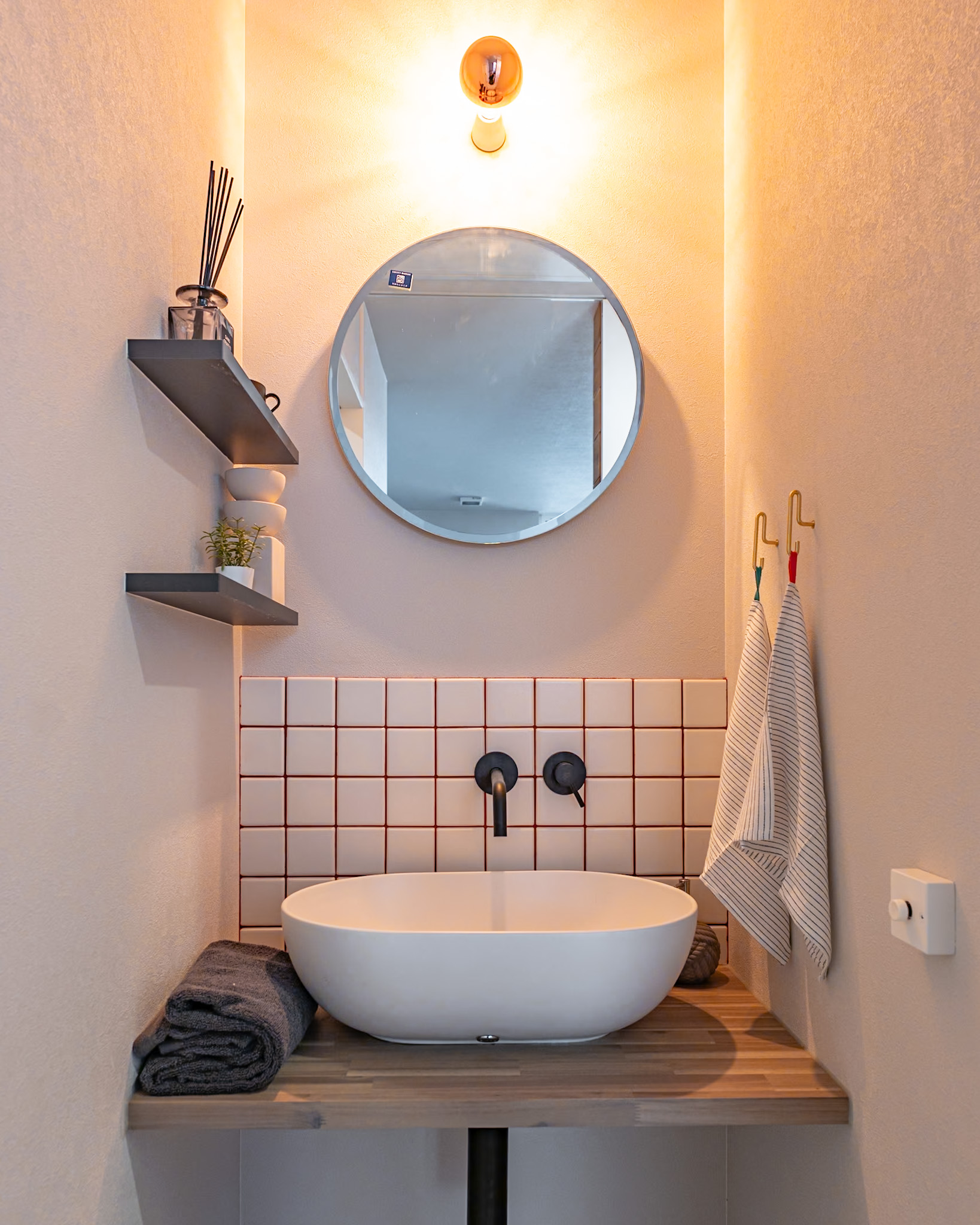 好きを詰め込んだ造作の洗面台。