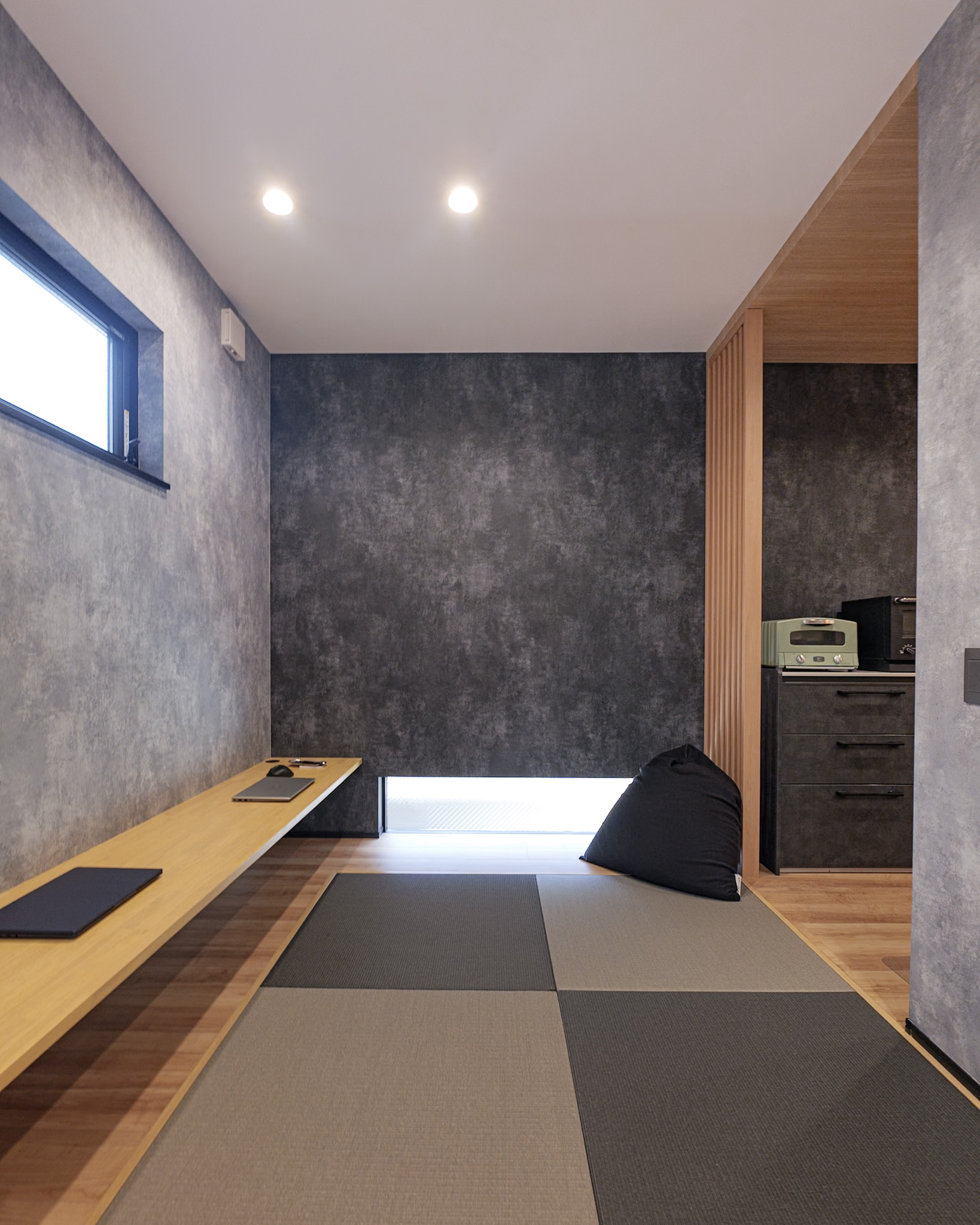 世代を問わず使いやすいモノトーンの畳コーナー。